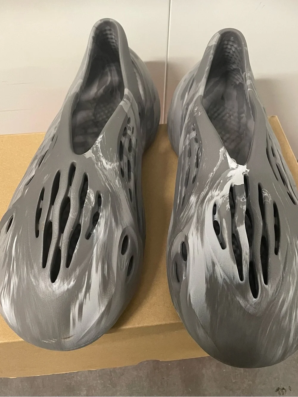 Yeezy Foam Runners in Grey Marble size 9 men’s